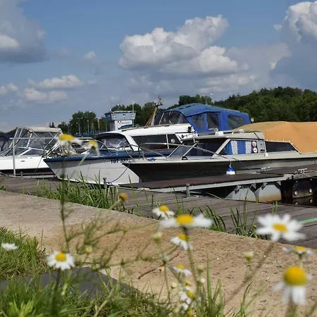Prázdninový areál Marina Týnec N. L. - *