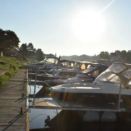 Marina Tynec N. L. - Tatil parkı Týnec nad Labem