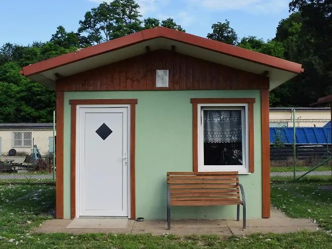 Marina Tynec N. L. - Kompleks wypoczynkowy Týnec nad Labem