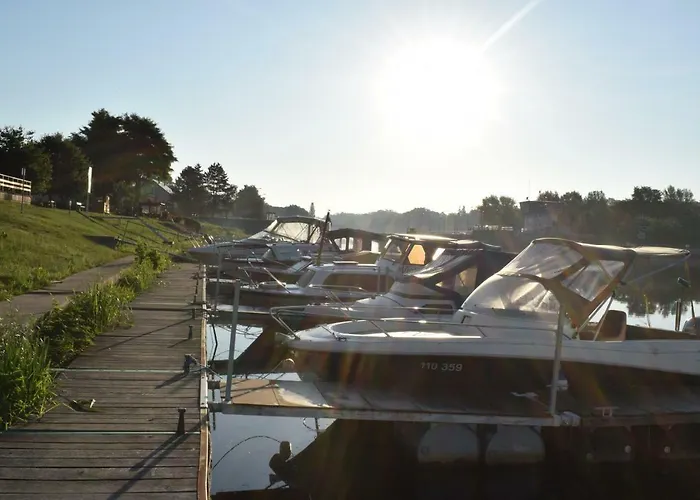 Marina Tynec N. L. - Kompleks wypoczynkowy Týnec nad Labem