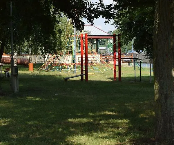 Marina Tynec N. L. - Semesterpark Týnec nad Labem